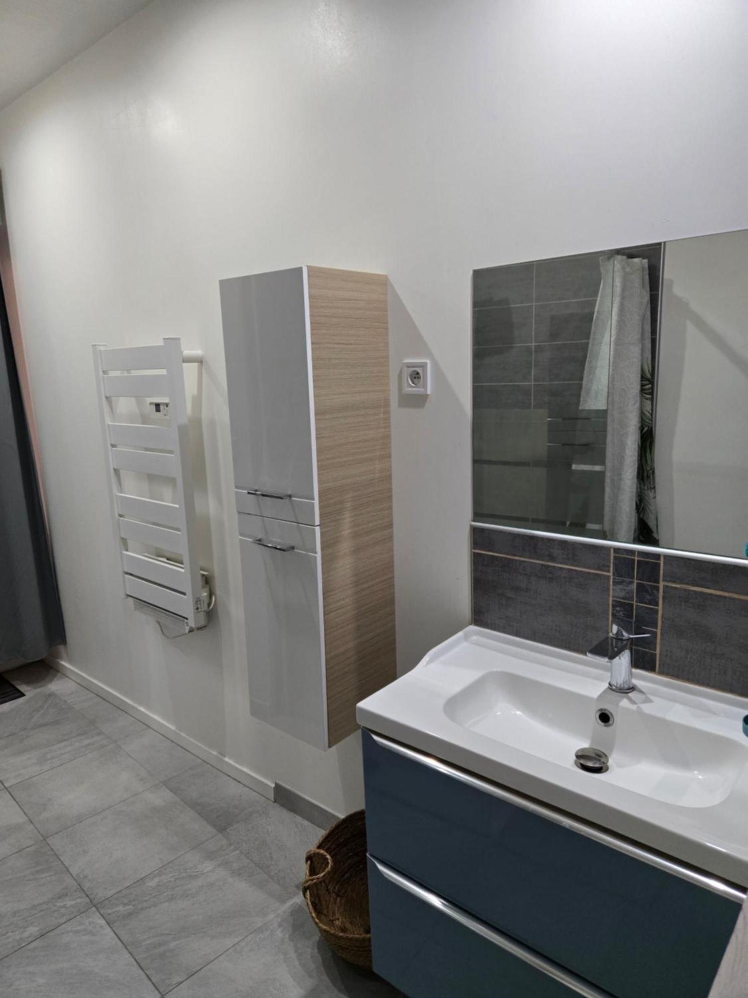 Appart 40M2 Independant, Confortable Avec Terasse Lunel  Kültér fotó