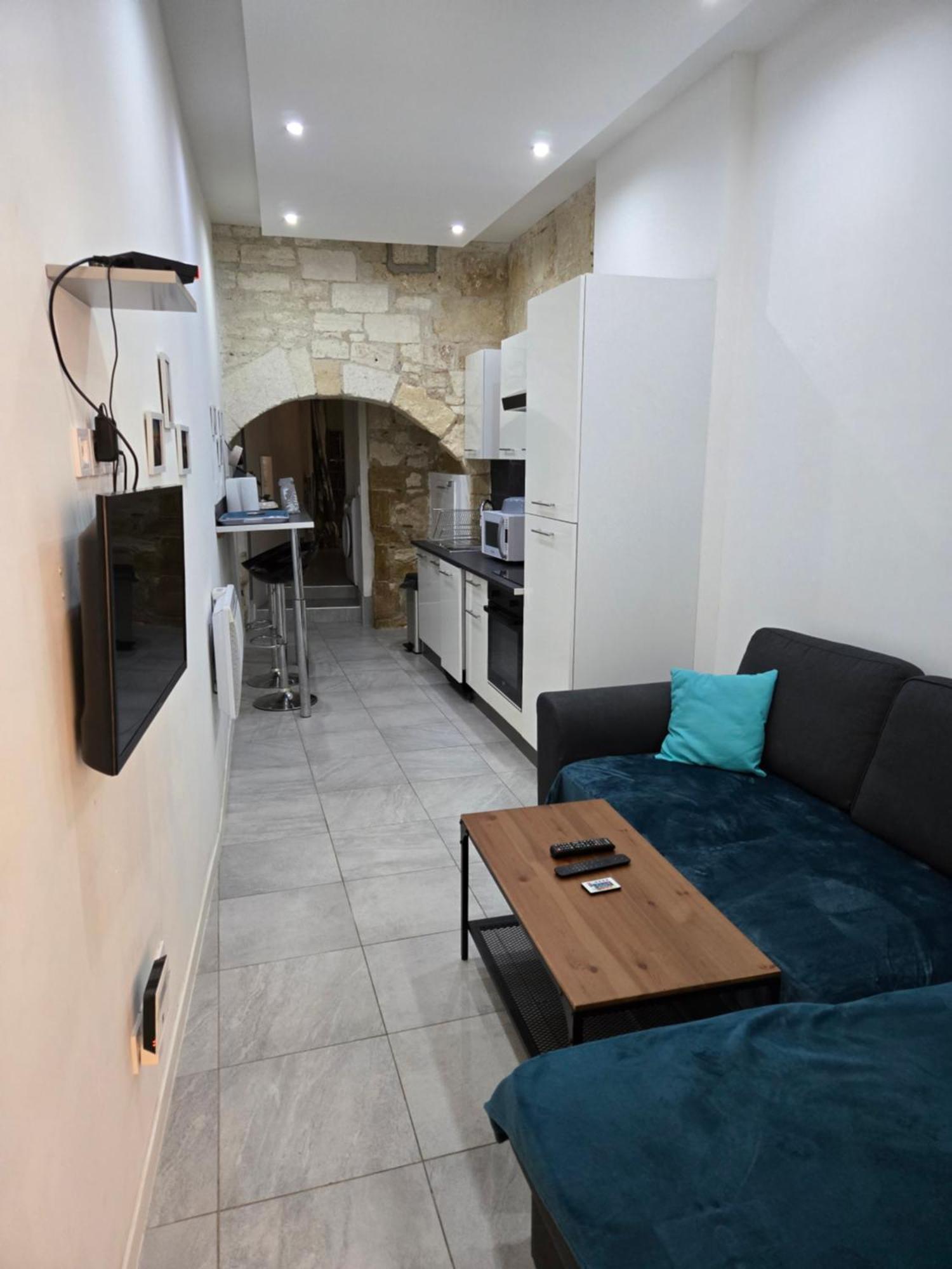 Appart 40M2 Independant, Confortable Avec Terasse Lunel  Kültér fotó